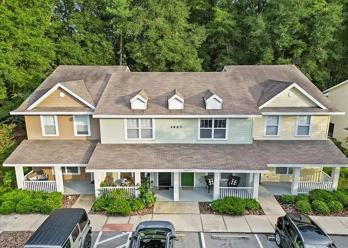 King Bed Cozy Townhouse 10 Min From Uf